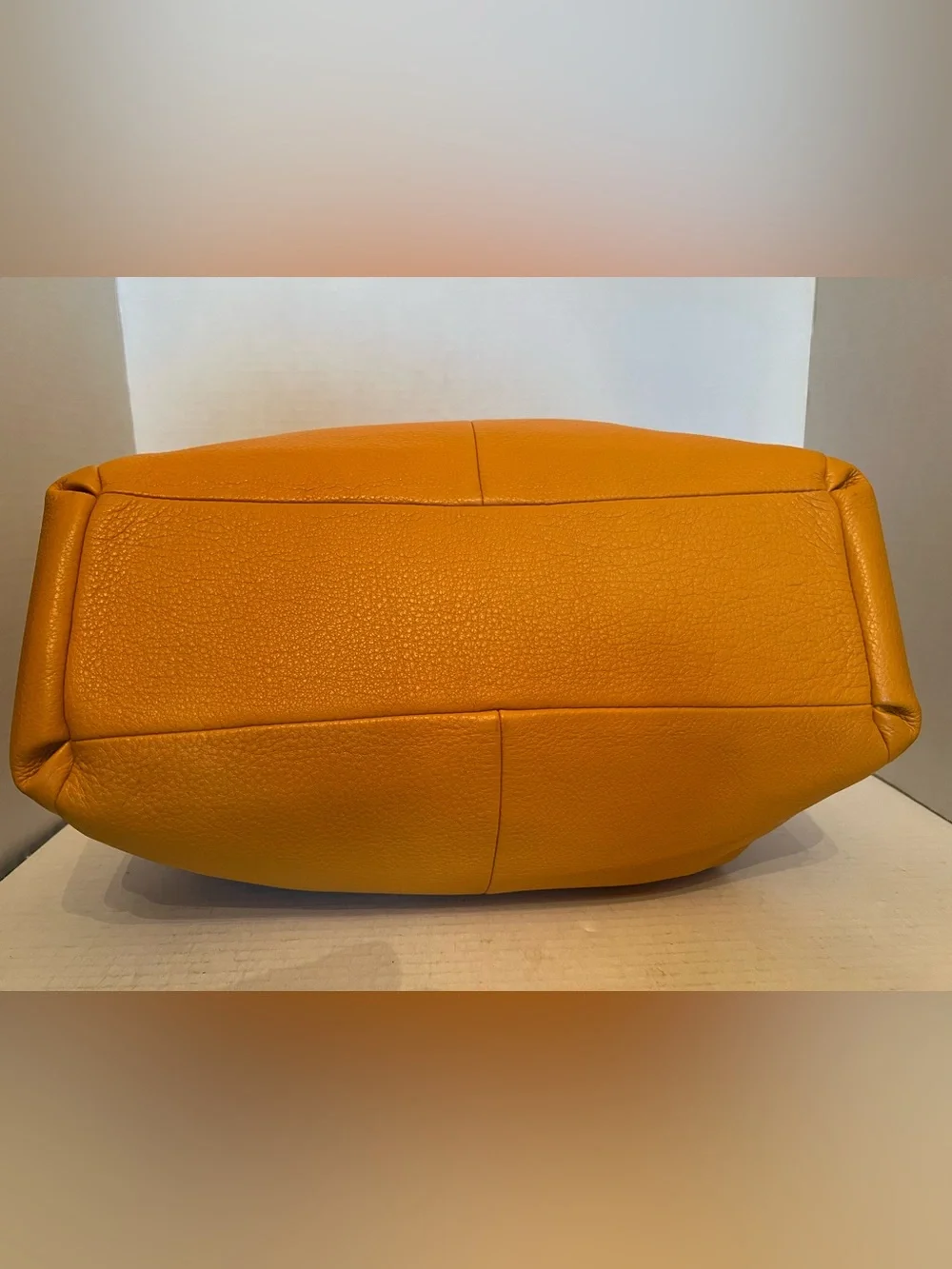 NWOT Coach Orange Pebbled Shoulder Bag Large Zip Gold Hardware with Wristlet